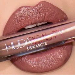 Huda Beauty Demi Matte Cream Lipstick - Révolutionnaire -Lip Make Up Winkel 1200x1200 100