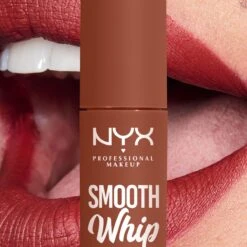 NYX Professional Makeup - Smooth Whip Matte Lip Cream Faux Fur - Vloeibare Lippenstift - 4ML 12 NYX Professional Makeup - Smooth Whip Matte Lip Cream Faux Fur - Vloeibare Lippenstift - 4ML -Lip Make Up Winkel 1200x1200 330
