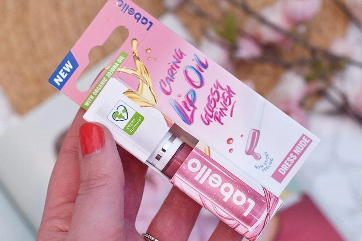 Labello Caring Lip Oil Clear Glow - 5.5 Ml 6 Labello Caring Lip Oil Clear Glow - 5.5 Ml - Afbeelding 6