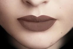 L'Oréal Paris Rouge Signature Lippenstift - 117 I Stand - Nude - Matte Vloeibare Lipstick -Lip Make Up Winkel 1200x800 21