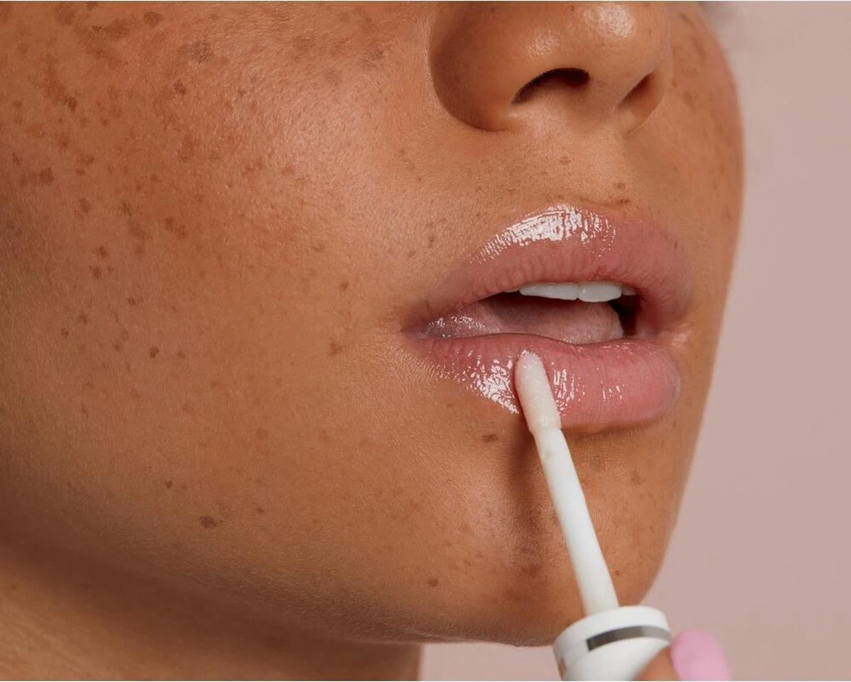 Labello Caring Lip Oil Dress Nude - 5.5 Ml 4 Labello Caring Lip Oil Dress Nude - 5.5 Ml - Afbeelding 4