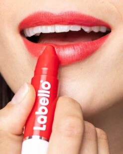 Labello Crayon Lipstick Poppy Red -Lip Make Up Winkel 960x1200 16